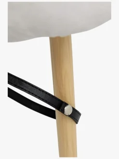 Cloudberry Castle Kæphest Tova