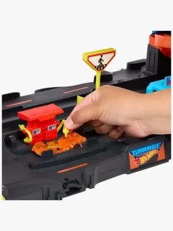 Hot Wheels City Racerbane Ultimate Garage